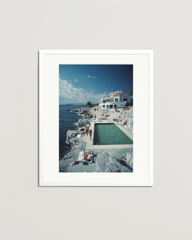 Herr | Tavlor | Sonic Editions | Framed Slim Aarons Pool Hotel Du Cap Eden Roc