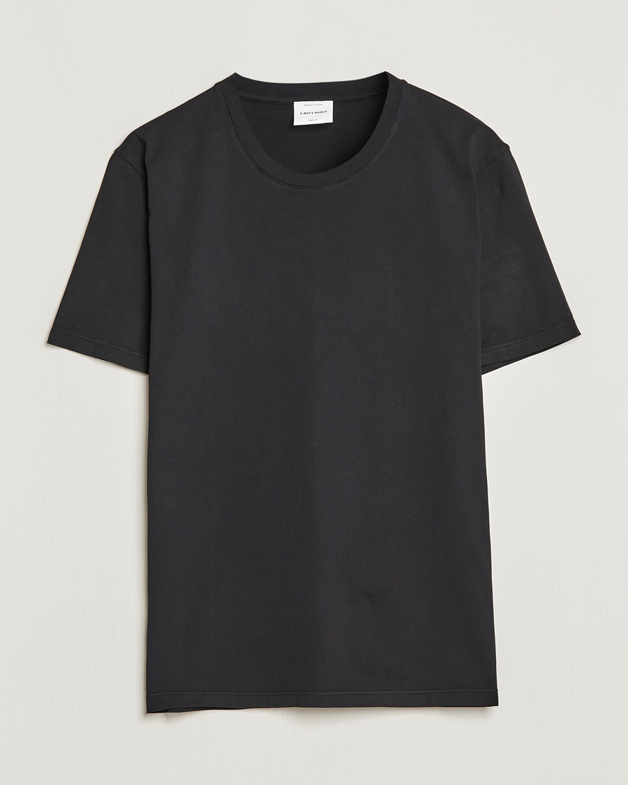 Herr | | A Day's March | Classic Fit Tee Black