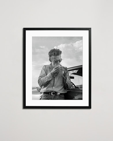 Herr | Till hemmet | Sonic Editions | Framed James Dean On Set 