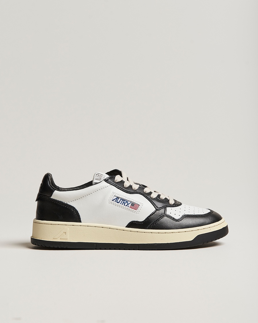 Herr | Svarta sneakers | Autry | Medalist Low Super Soft Goat Leather Sneaker White/Black