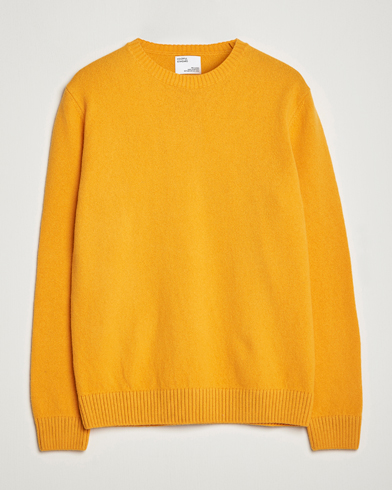 Herr | Stickade tröjor | Colorful Standard | Classic Merino Wool Crew Neck Burned Yellow