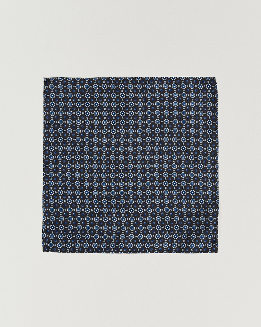 Herr | Näsdukar | Amanda Christensen | Medallion Silk Pocket Square Black