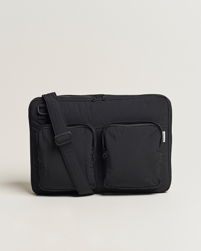Herr | Väskor | mazi untitled | AM Case 02 Nylon Portfolio Black
