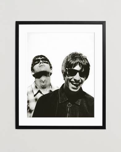 Herr | Livsstil | Sonic Editions | Framed Noel & Liam At The Hotel 