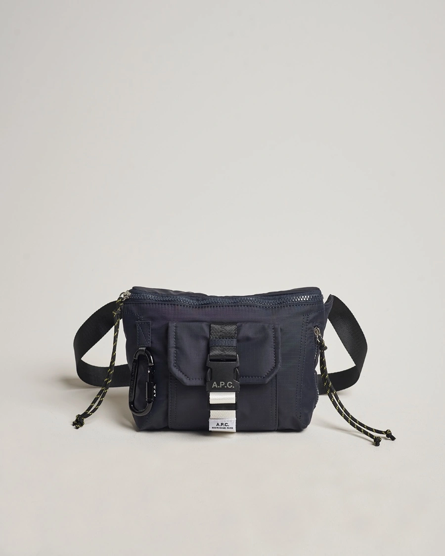 Herr | Axelremsväskor | A.P.C. | Trek Banane Dark Navy