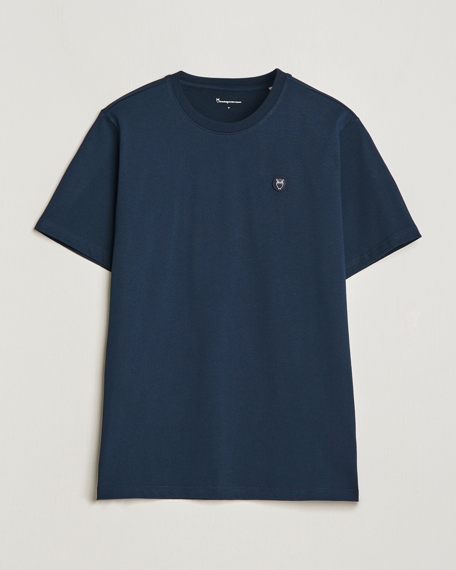 KnowledgeCotton Apparel Loke Badge T-Shirt Total Eclipse – Blå