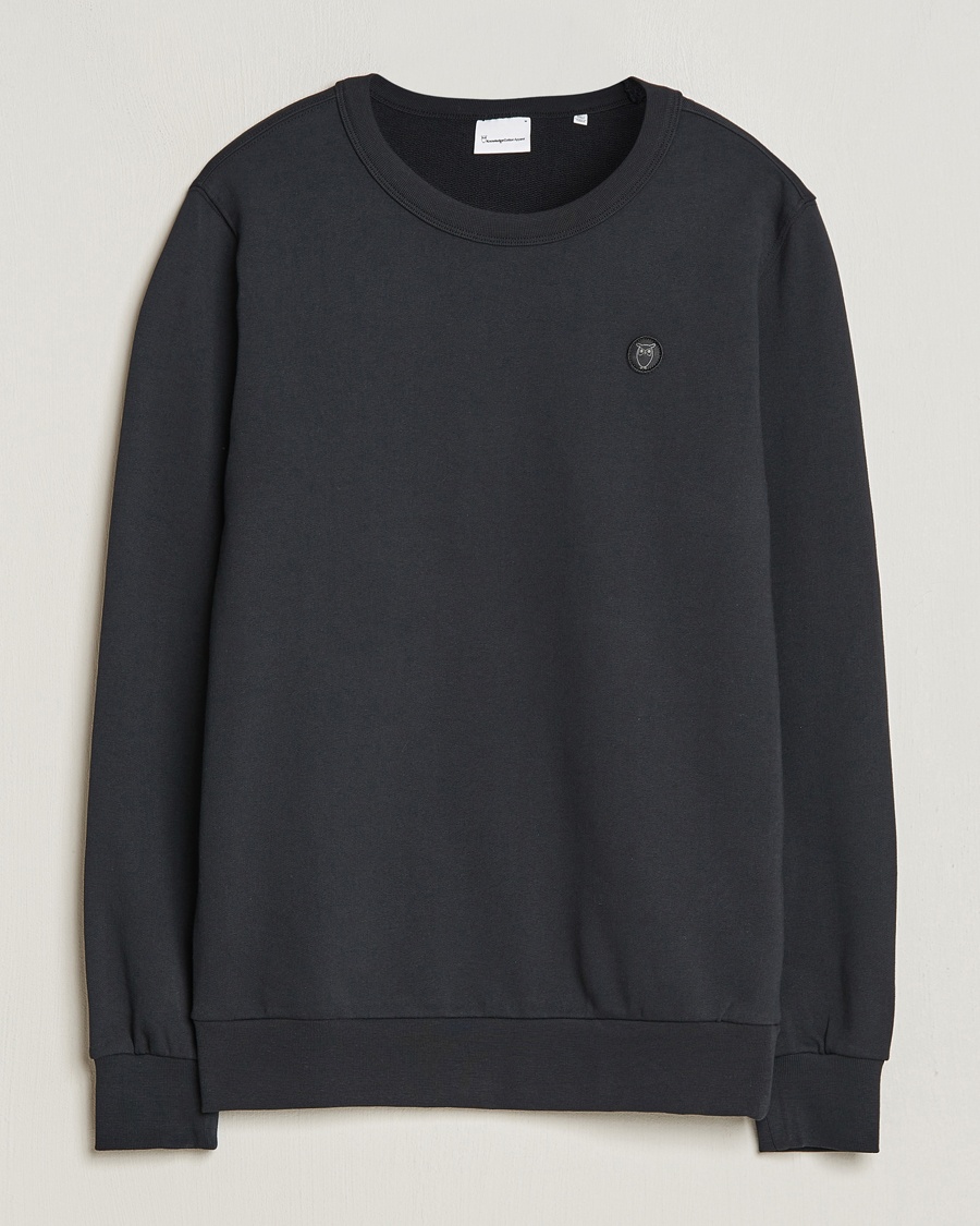Herr | Sweatshirts | KnowledgeCotton Apparel | Erik Badge Sweatshirt Jet Black