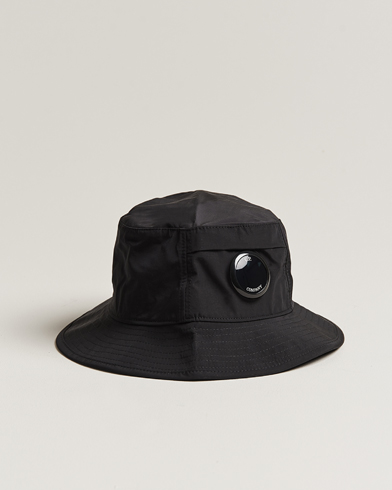 Herr | Hattar | C.P. Company | Chrome R Bucket Hat Black