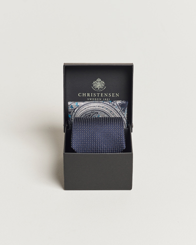 Herr |  | Amanda Christensen | Box Set Silk Twill 8cm Tie With Pocket Square Navy