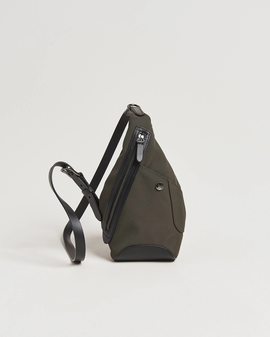 Herr | Axelremsväskor | Mismo | M/S Drop Crossbody Bag Shelter Green/Black