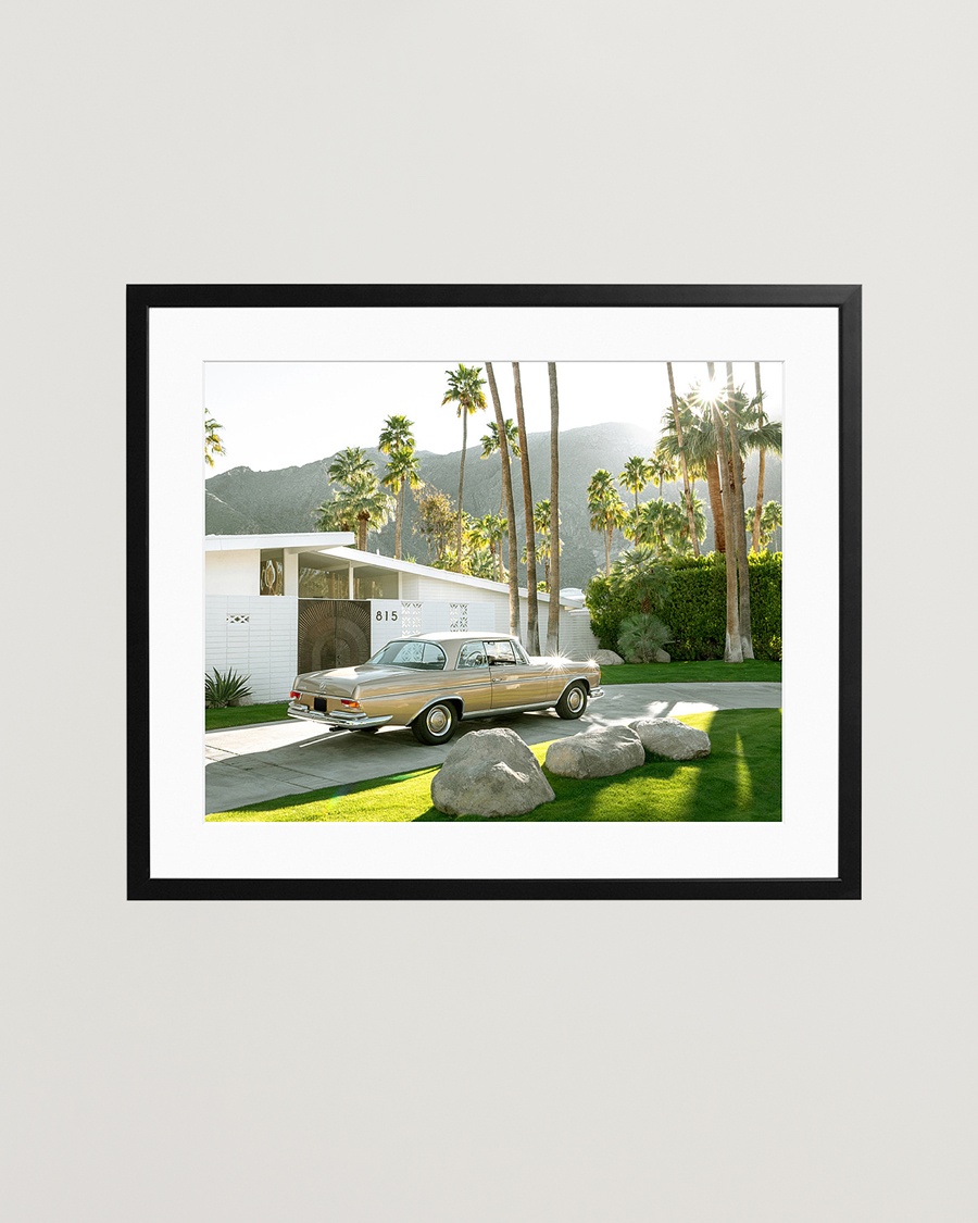 Sonic Editions Framed Mercedes-Benz in Palm Springs – Flerfärgad
