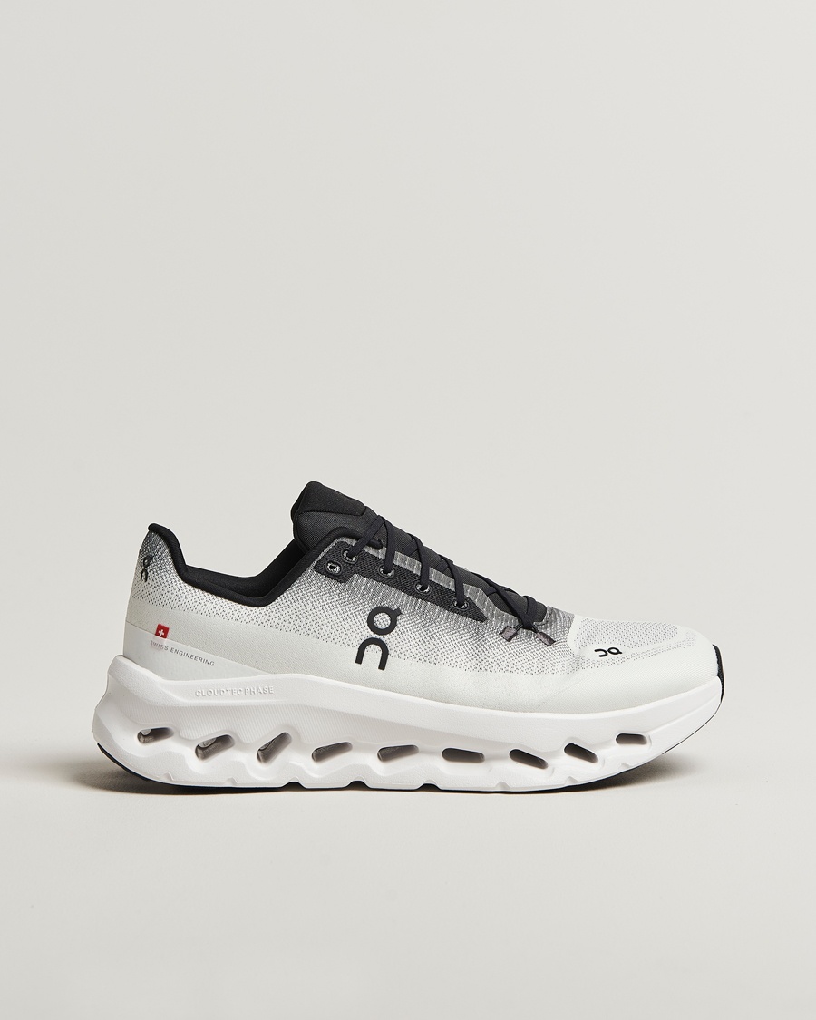 On Cloudtilt Black/Ivory – Svart