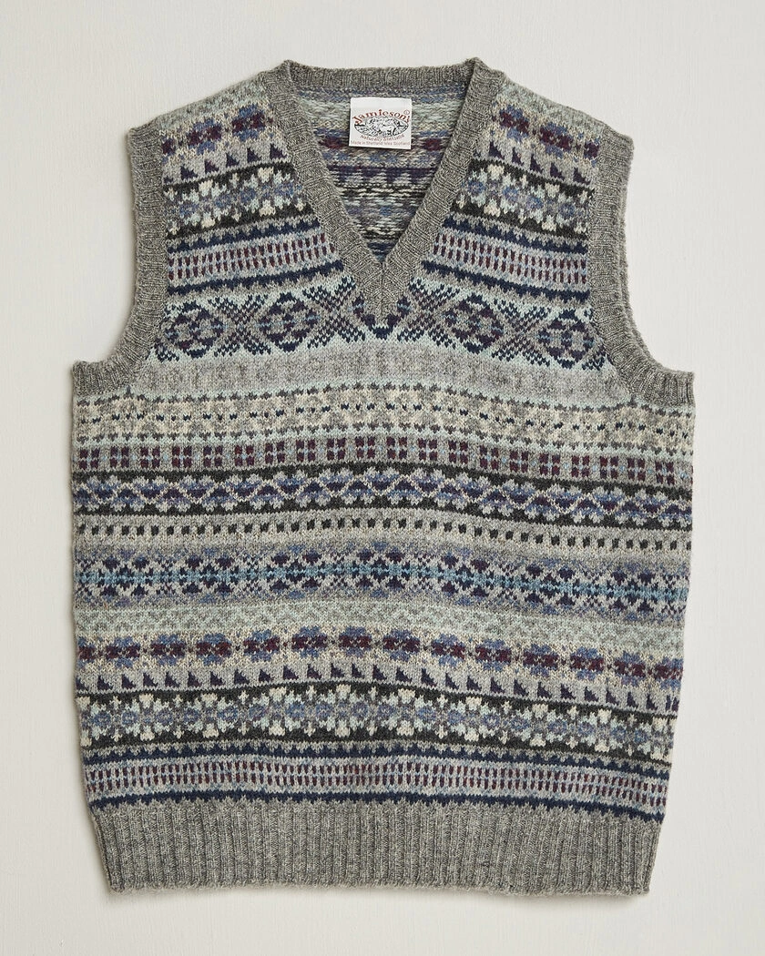 Jamieson's of Shetland Jamiesons Of Shetland All Over Fair Isle Slipover Light Grey – Grå