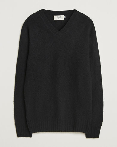 Harley Of Scotland for Care of Carl Harley Of Scotland Brushed Supersoft Lambswool V-Neck Black – Svart