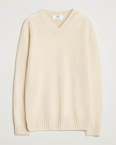 Harley Of Scotland for Care of Carl Harley Of Scotland Brushed Supersoft Lambswool V-Neck Vanilla – Vit