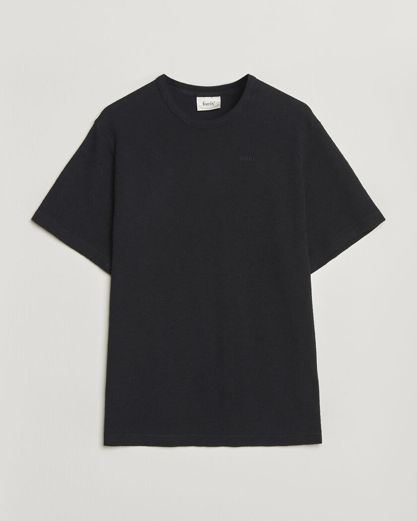 Forét Fir Structured T-Shit Black – Svart