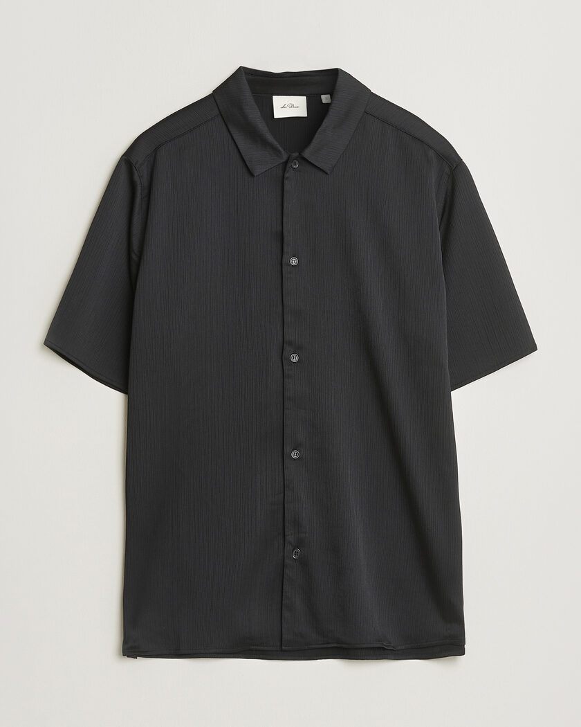 Les Deux Hector Plissé Short Sleeve Shirt Black – Svart