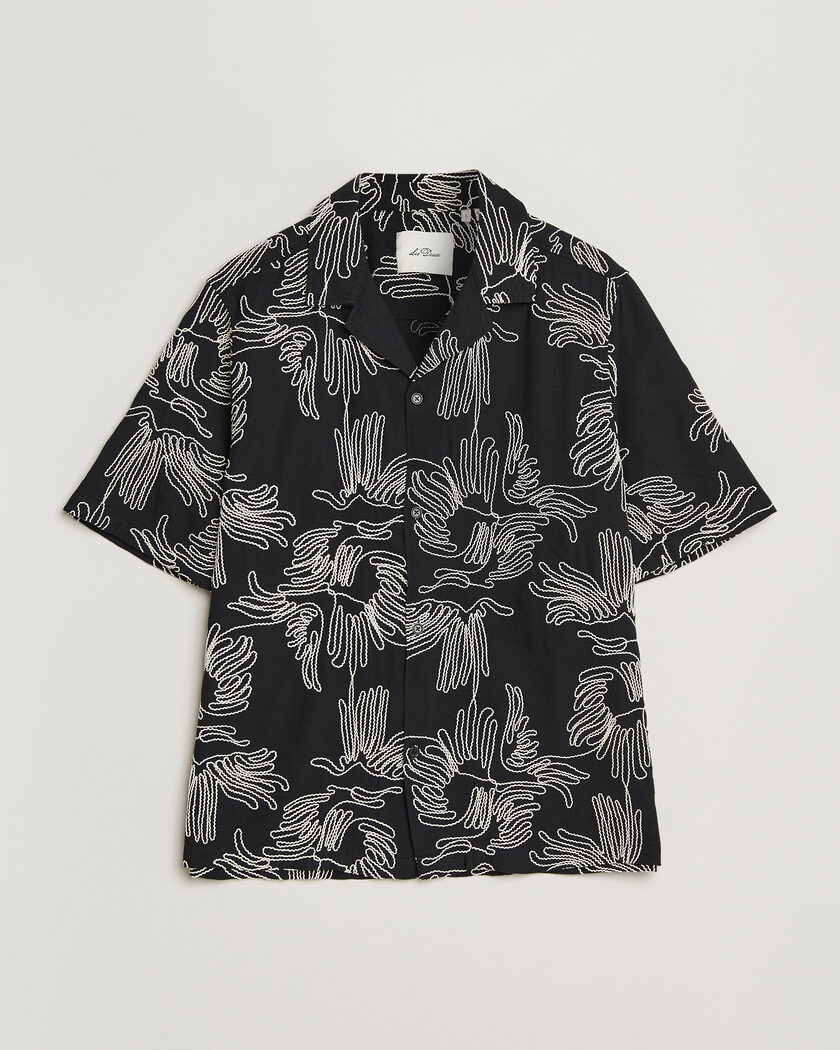 Les Deux Liam AOE Flower Short Sleeve Shirt Black – Svart