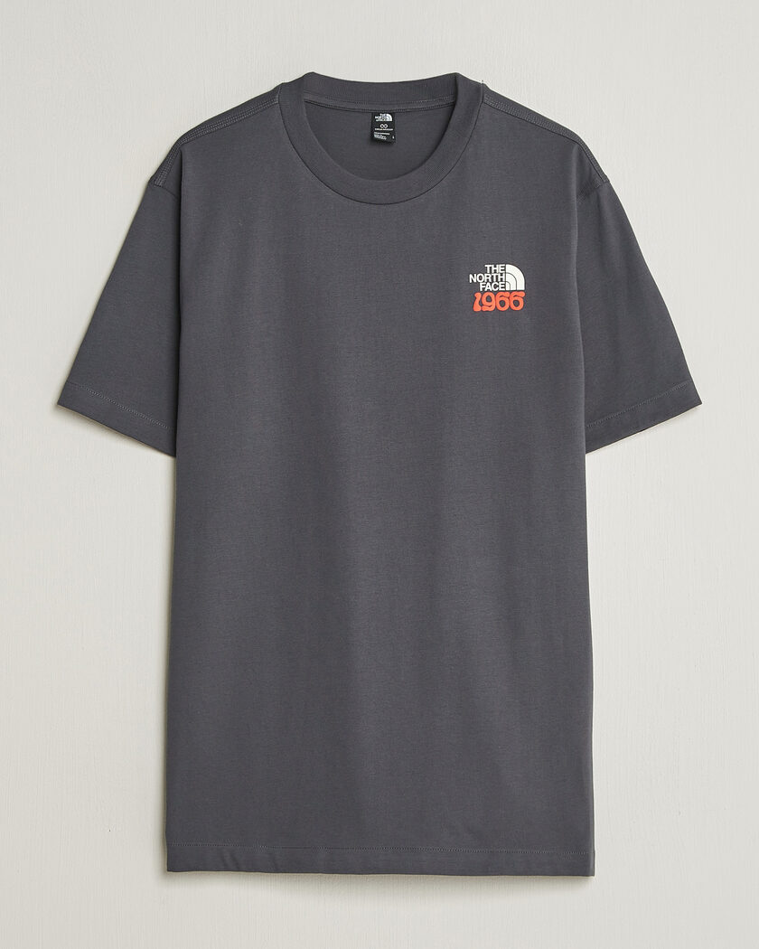 The North Face 1966 Printed T-Shirt Anthracite Grey – Grå