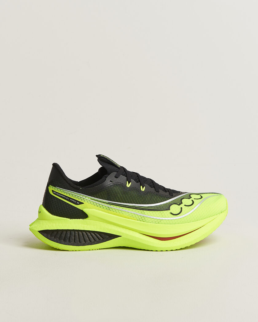 Saucony Endorphin Pro 5 Black/Shock – Svart