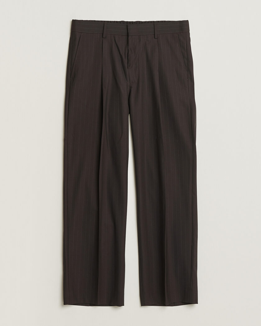  NN07 Kay Pinstriped Pleated Trousers Dark Brown – Brun