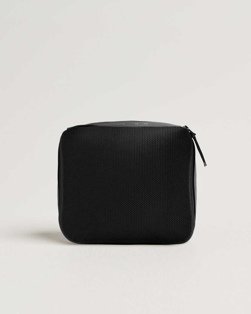 DB Essential Packing Cube M Black Out
