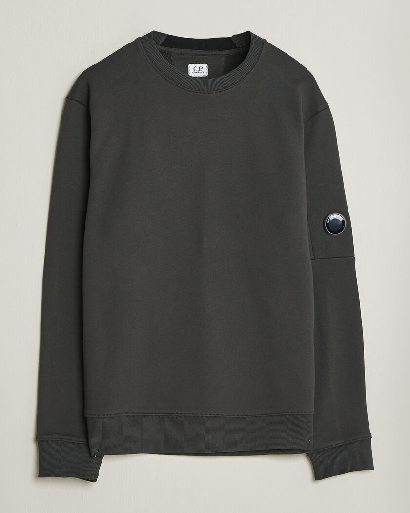 C.P. Company Diagonal Raised Fleece Lens Sweatshirt Dark Grey – Grå