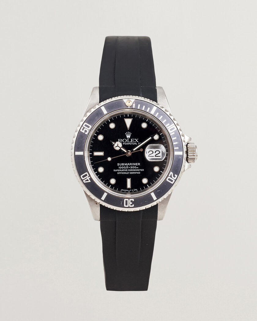 Rolex Pre-Owned Submariner Date – Silver