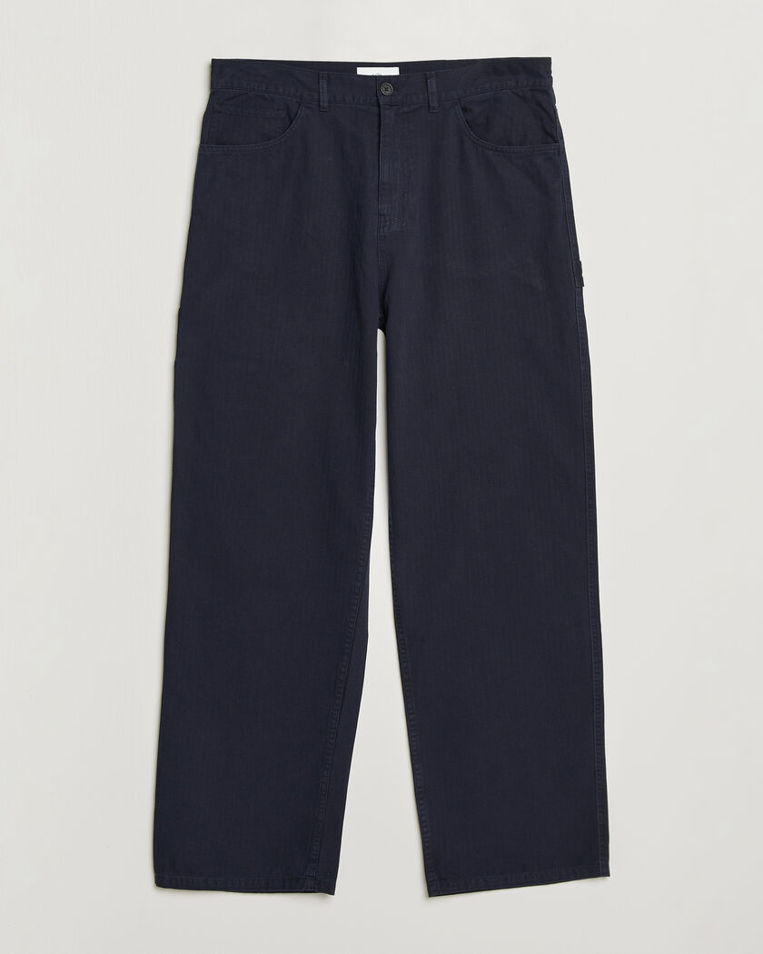 LES DEUX Roi Carpenter Herringbone Pants Dark Navy – Blå