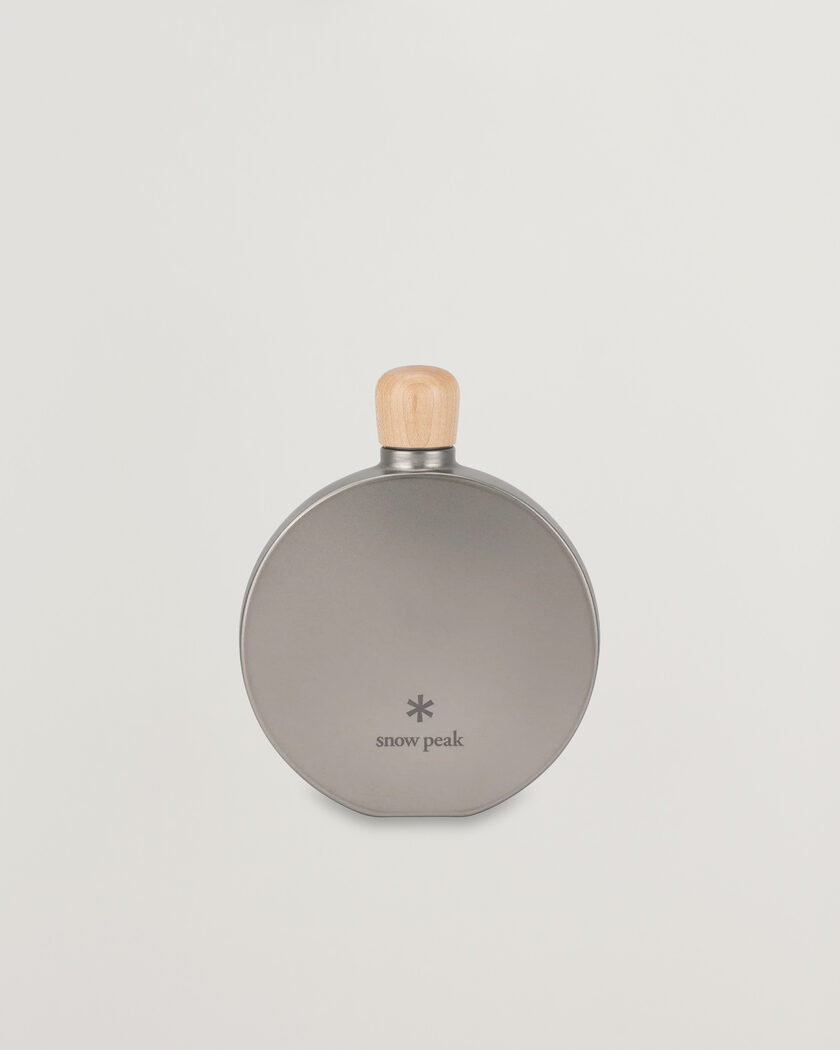 Snow Peak Curved Flask Titanium – Silver