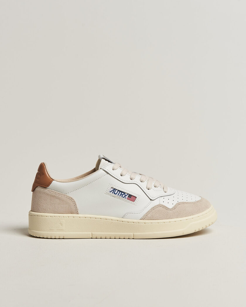 Autry Medalist Low Leather/Suede Sneaker White/Lion – Vit