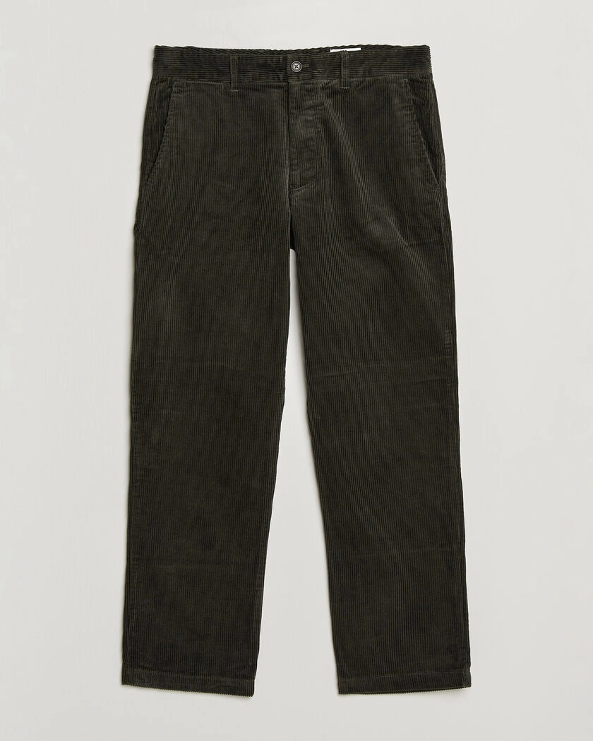 NN07 Aden Regular Fit Corduroy Chinos Dark Army – Grön