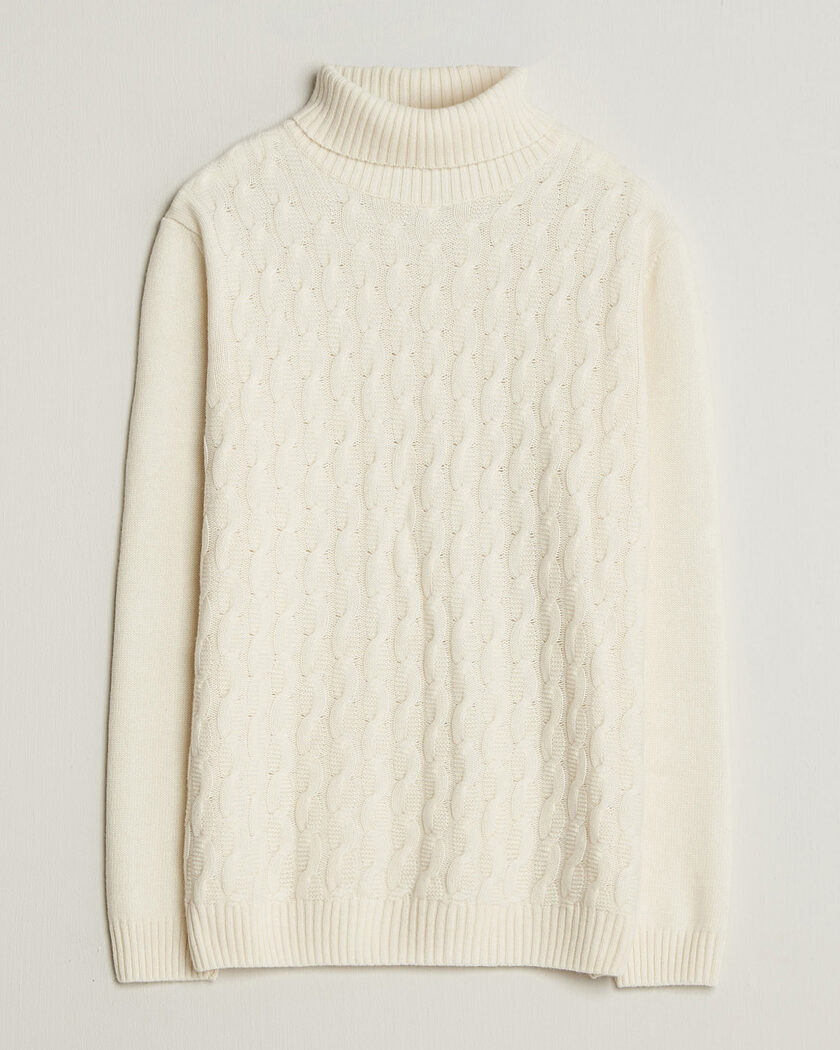 Oscar Jacobson Seppo Cable Knitted Rollneck White – Vit