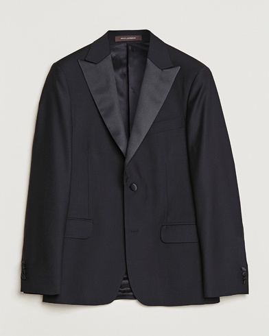 Herr |  | Oscar Jacobson | Elder Tuxedo Suit
