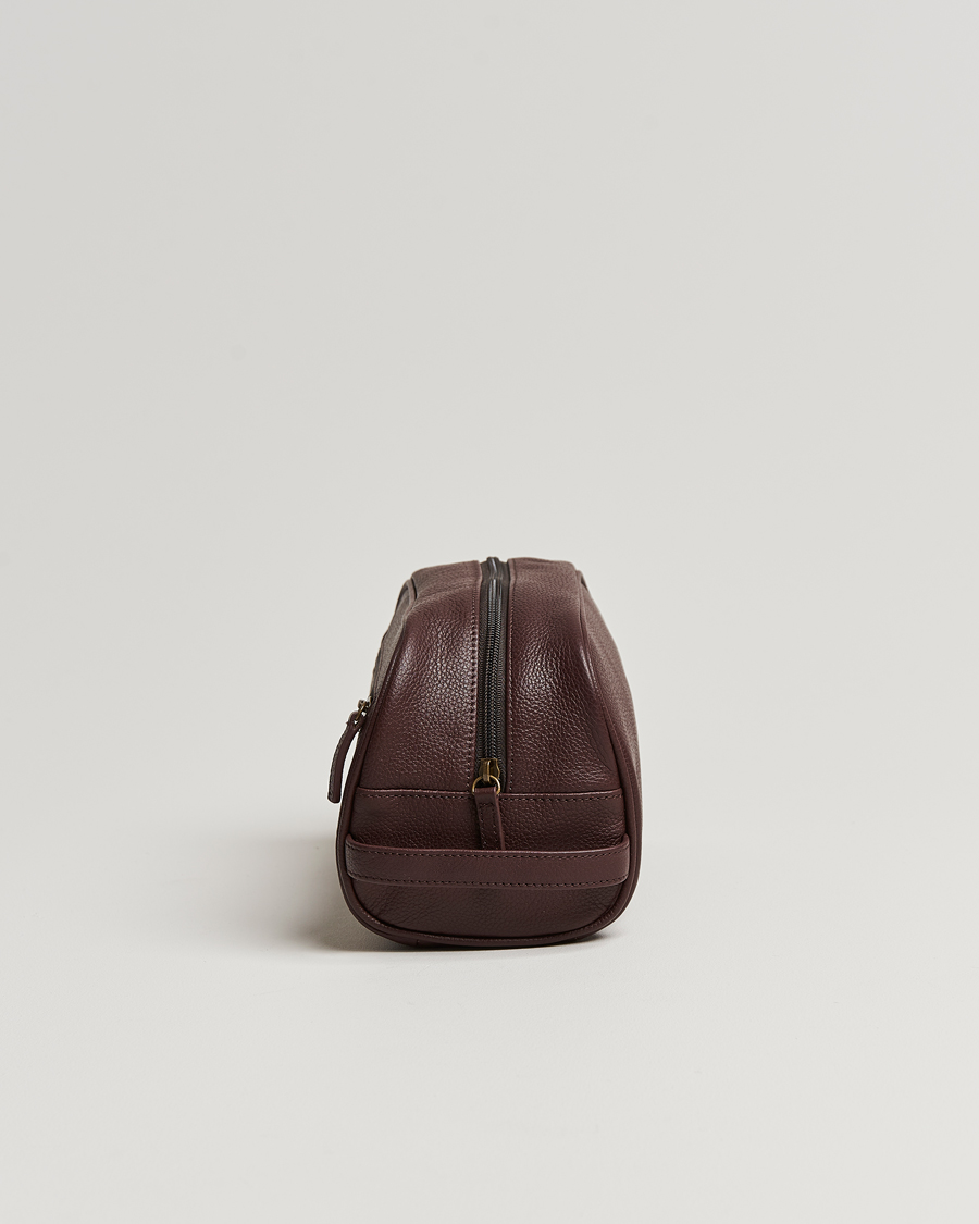 Herr | Barbour Lifestyle Leather Washbag Dark Brown | Barbour Lifestyle | Leather Washbag Dark Brown