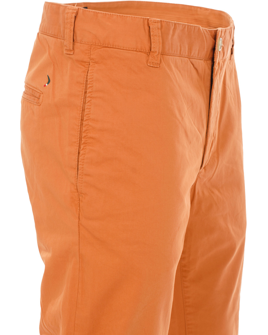 Herr | Byxor | Boomerang | Steve Satin Cotton Chinos Amber Orange