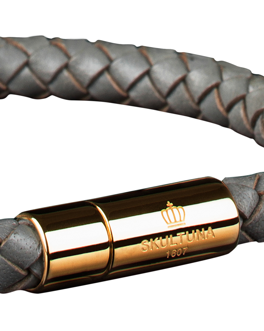 Herr | Skultuna One Row Leather Bracelet Grey Gold | Skultuna | One Row Leather Bracelet Grey Gold