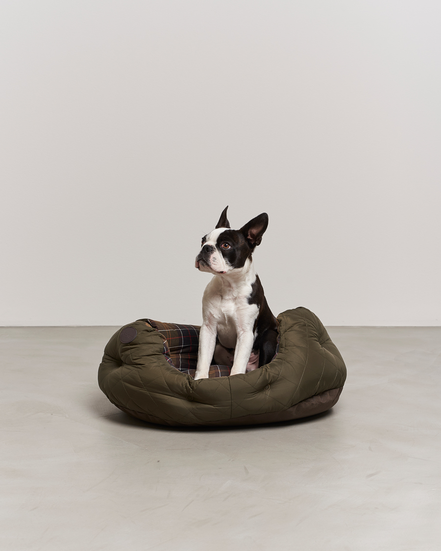 Herr | Quilted Dog Bed 24' Olive | Barbour Lifestyle | Quilted Dog Bed 24' Olive