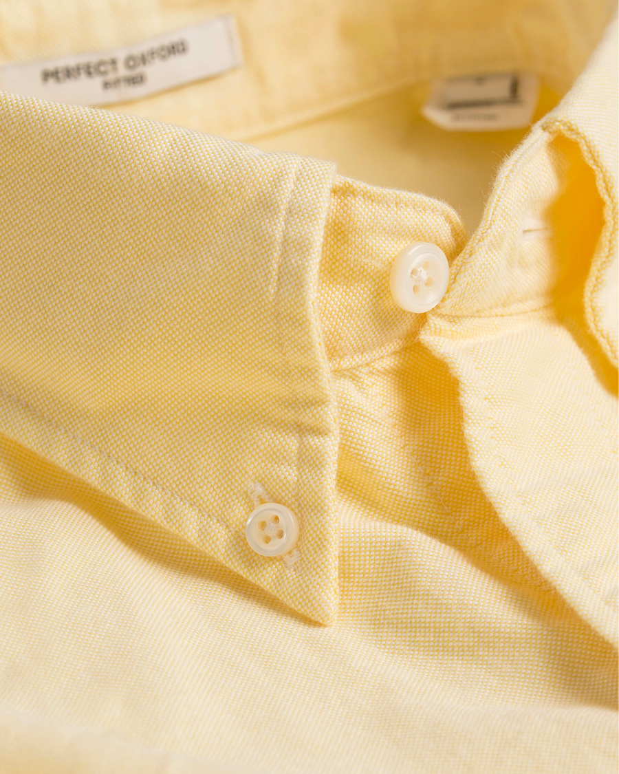 Herr | Skjortor | GANT Diamond G | The Perfect Oxford Fitted Body Shirt Soft Yellow
