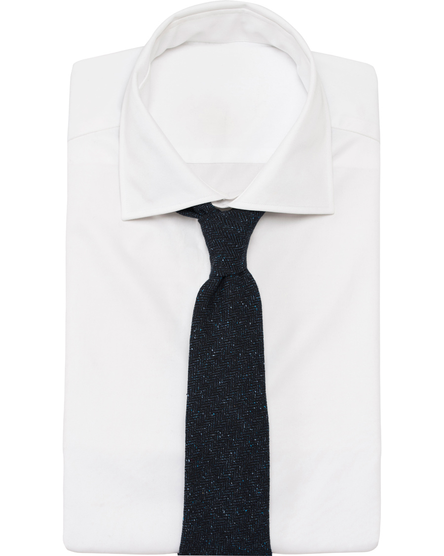 Herr | Roda Herringbone Silk/Wool 7,5 cm Tie Navy | Roda | Herringbone Silk/Wool 7,5 cm Tie Navy
