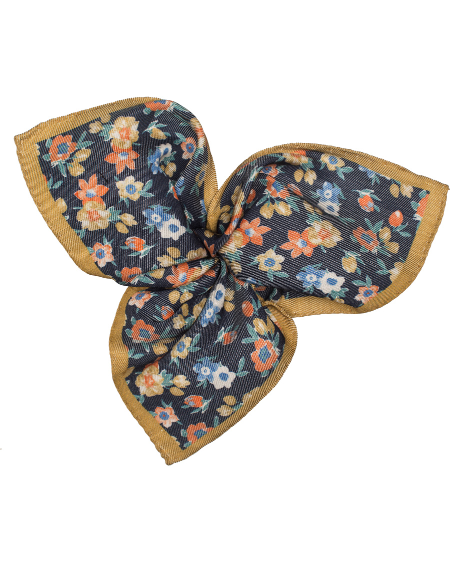 Herr | Oscar Jacobson Printed Flower Linen/Silk Pocket Square Blue | Oscar Jacobson | Printed Flower Linen/Silk Pocket Square Blue