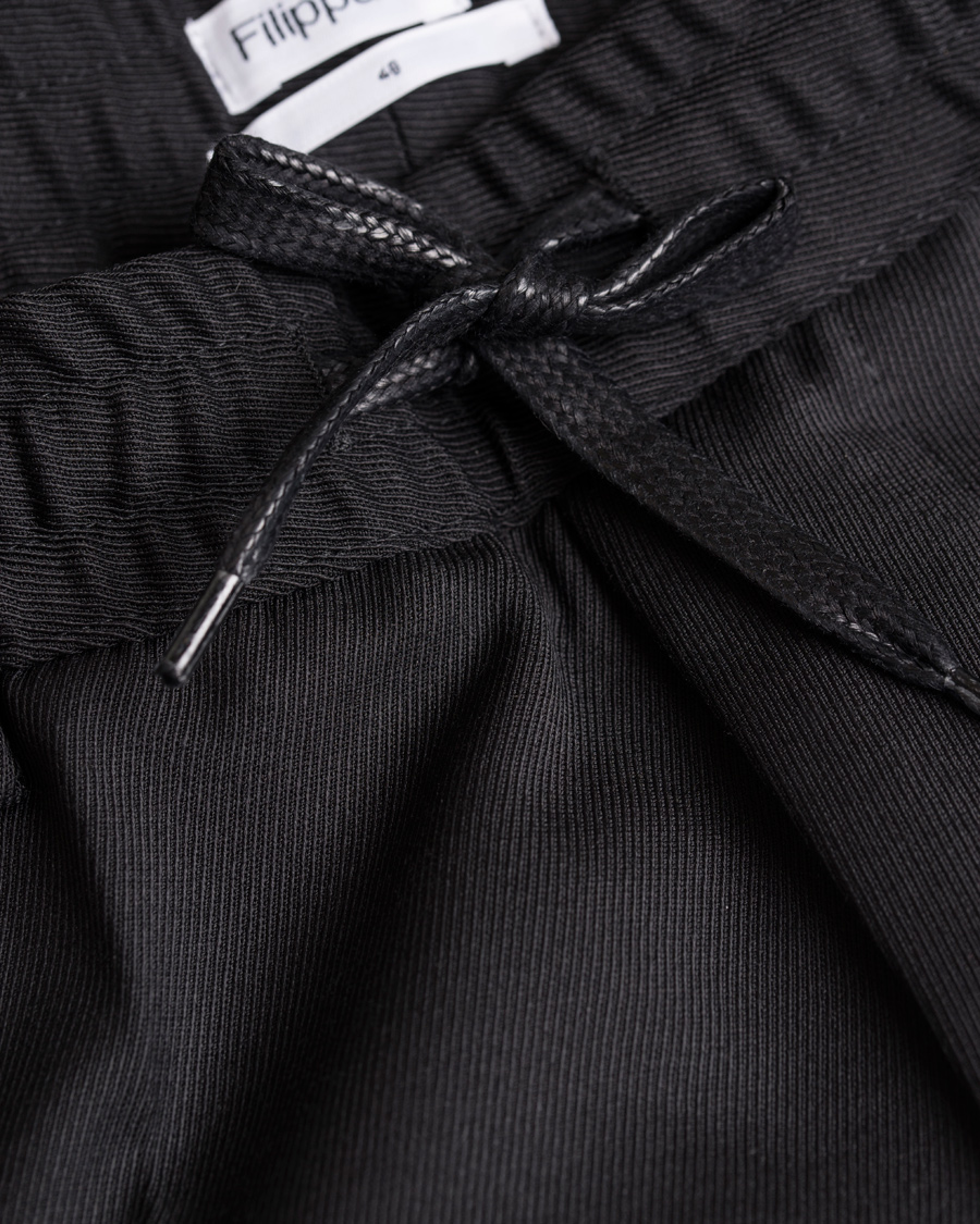Herr | Byxor | Filippa K | Noah Cropped Slacks Black