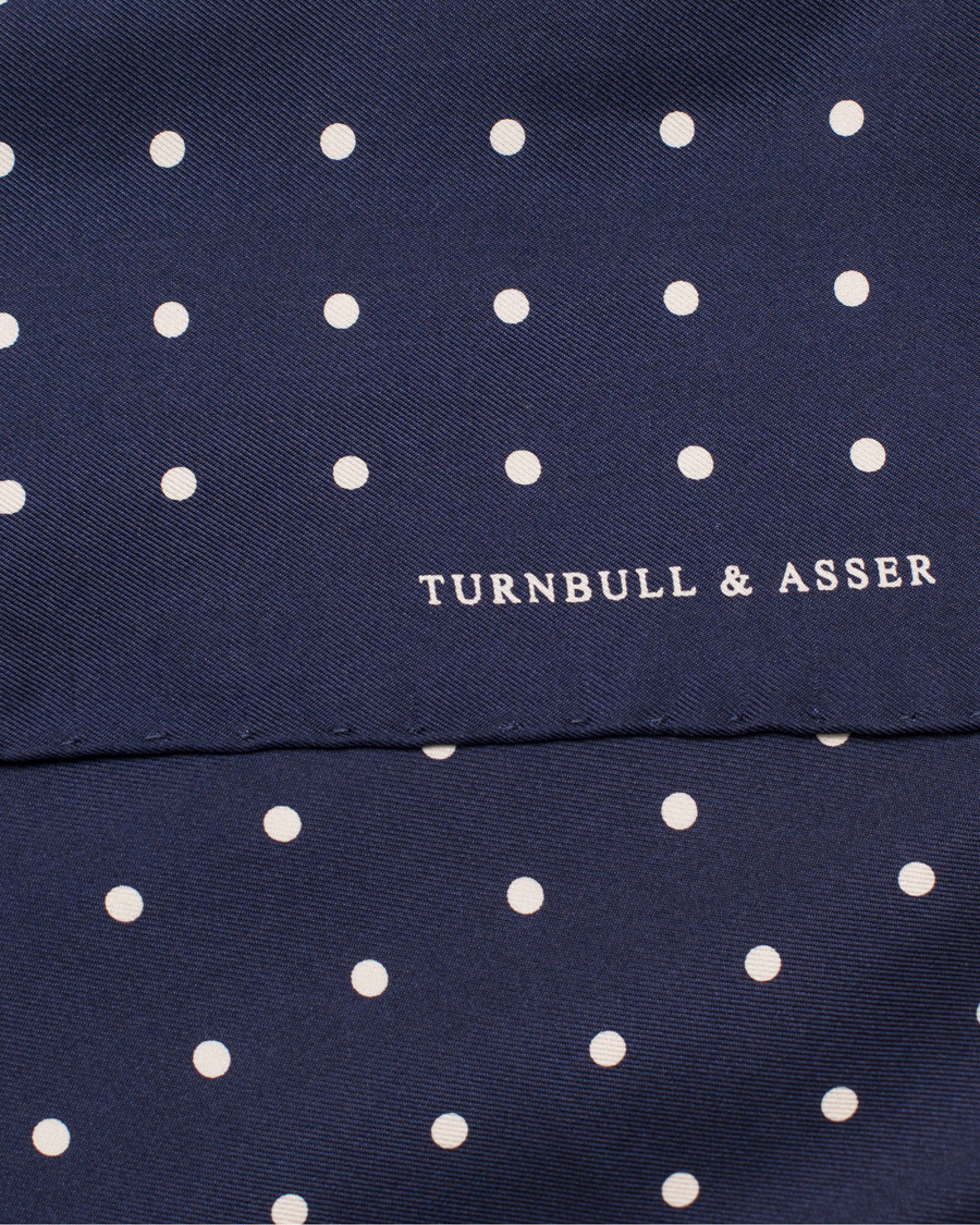Herr | Turnbull & Asser Silk Dot Handkerchief Navy | Turnbull & Asser | Silk Dot Handkerchief Navy