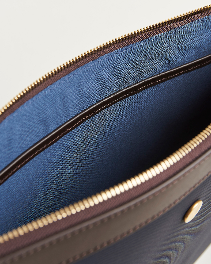 Herr | Väskor | Mismo | M/S Nylon Pouch Large Navy/Dark Brown