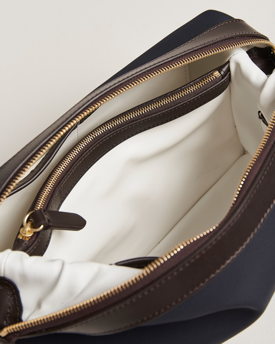 Herr | Väskor | Mismo | M/S Nylon Washbag Navy/Dark Brown