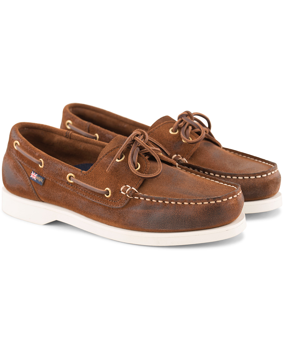 Herr | Henri Lloyd Harbour Waxed Suede Boat Shoe Mid Brown | Henri-Lloyd | Henri Lloyd Harbour Waxed Suede Boat Shoe Mid Brown