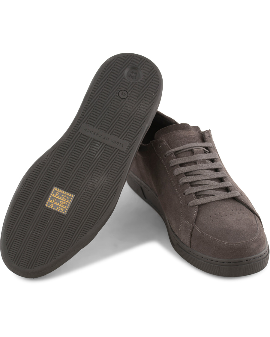 Herr | Tiger of Sweden Arne Suede Sneakers Charcoal | Tiger of Sweden | Arne Suede Sneakers Charcoal