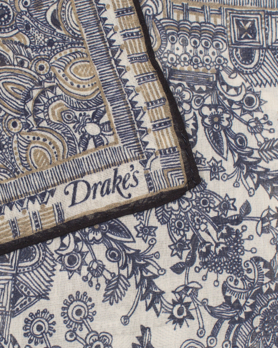 Herr | Drake's Cotton/Silk Oriental Gardens Printed Pocket Square Navy | Drake's | Cotton/Silk Oriental Gardens Printed Pocket Square Navy