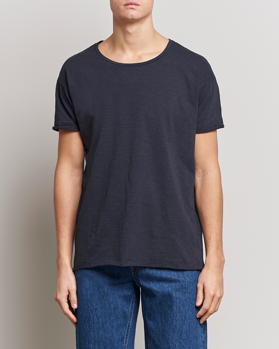 Herr | T-Shirts | Nudie Jeans | Roger Slub Crew Neck Tee Navy