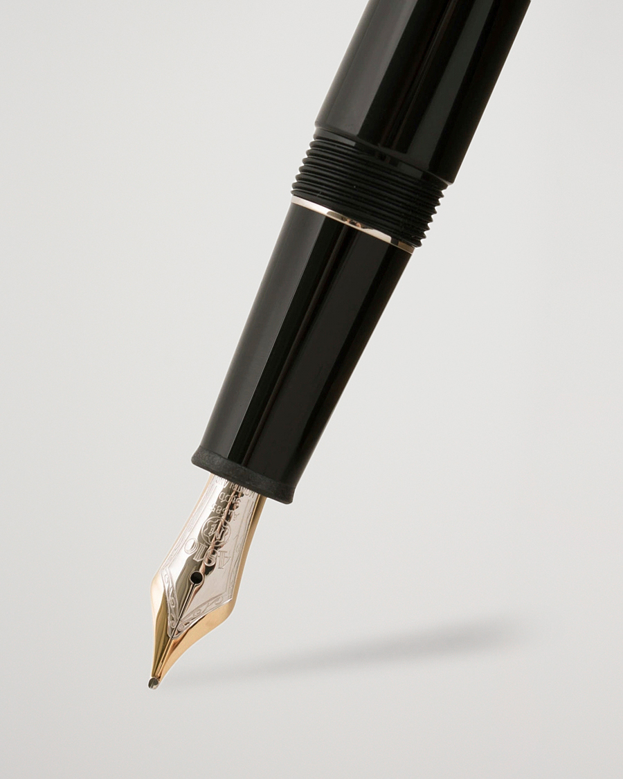 Herr | Pennor | Montblanc | 145 Meisterstück M Fountain Pen Platinum Line